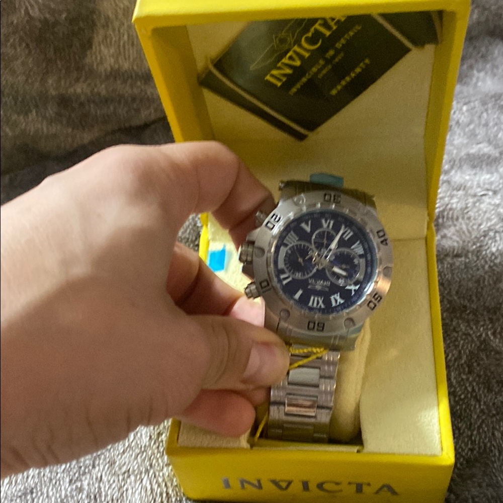 Invicta 100% stainless steel japan  chronograph specialty watch.